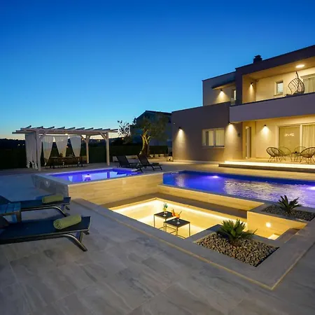 Beautiful Manimm Villa *