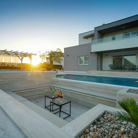 Beautiful Manimm Villa *